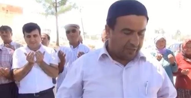 Το μυστικό όπλο του Ερντογάν! Κυβερνητικός ιμάμης προσεύχεται κατά δολαρίου (βίντεο)